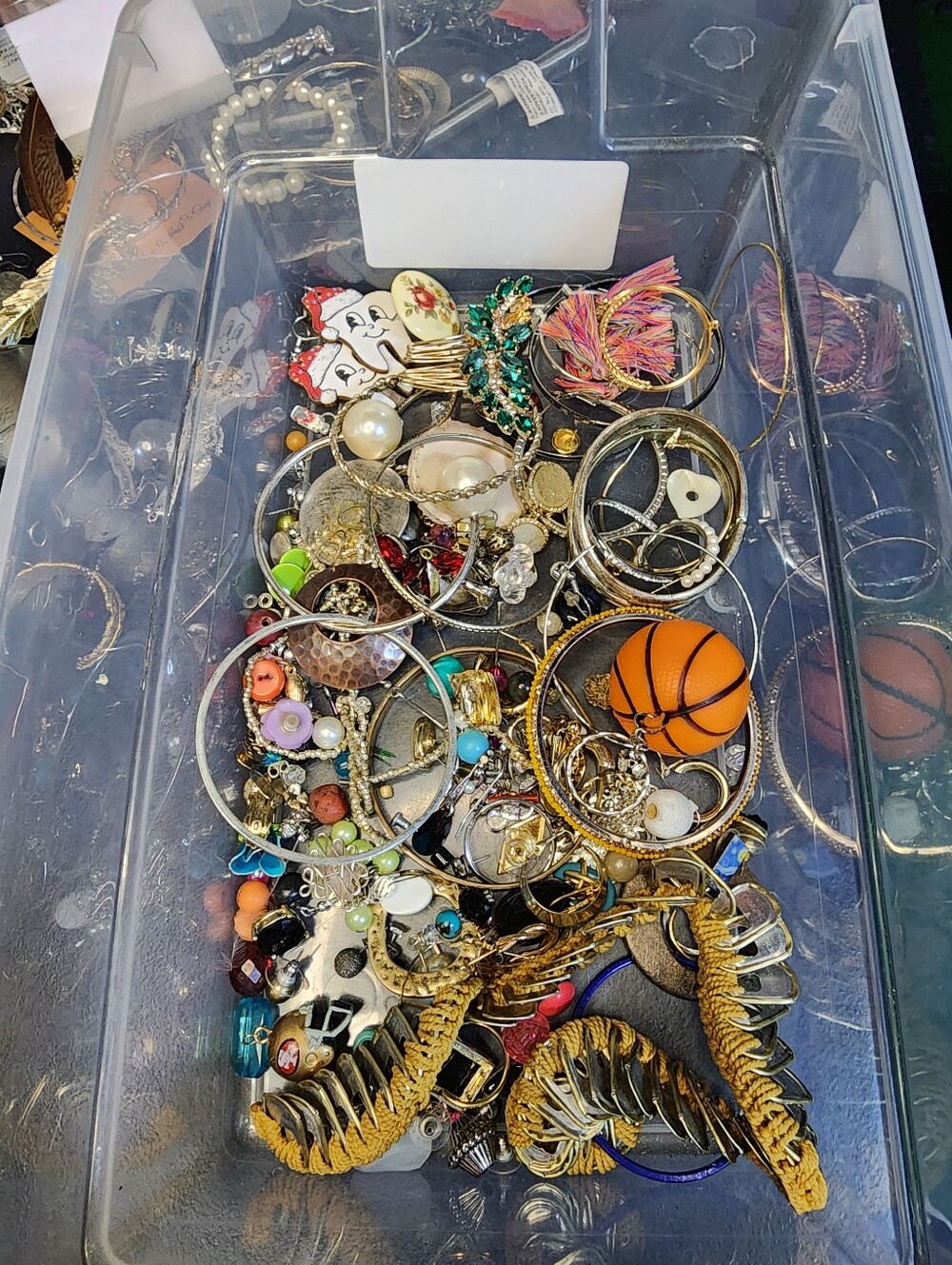1lb Mixed Jewelry For Crafting May Or May Not Have Matches J080626-3